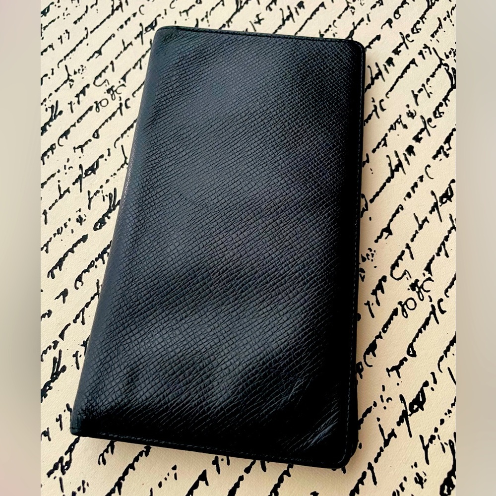 Louis Vuitton Taiga Bifold